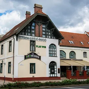 2* Frühstückspension Play Pub Etterem Es Panzio